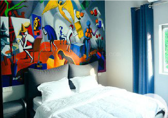 小金对于酒店的墙体彩绘而言更注重哪些方面？